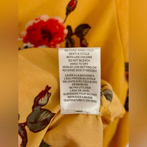 2/$20 - Stella Tweed - Yellow Floral Dress (Size M) - Picture 9 of 10